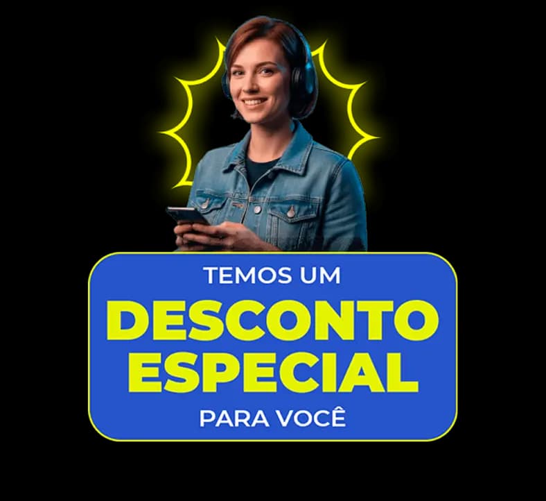 Imagem ilustrativa de uma mulher sorridente segurando um celular, representando a satisfação dos alunos da Estácio, com um texto abaixo que diz: 'Temos um desconto especial para você'